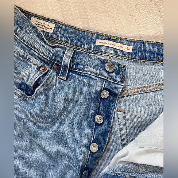 Levi's Custom Women's Premium Ribcage Straight Ankle - Picture 4 of 9